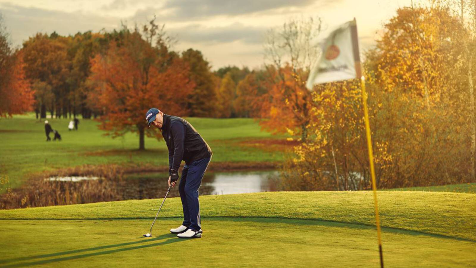 Man die een vrachtwagen bestuurd.